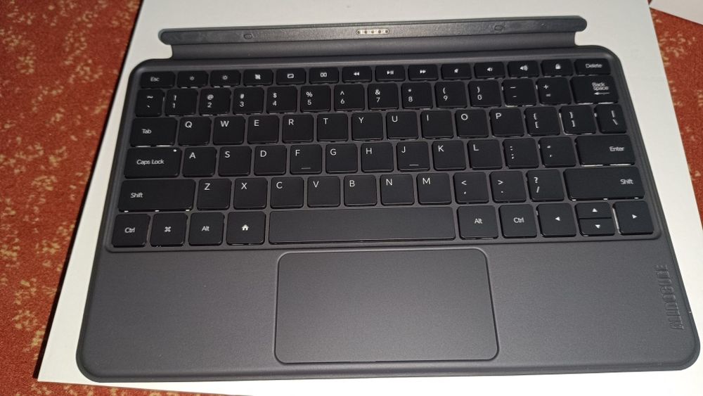 Husa cu tastatura pentru ALLDOCUBE și folie ecran