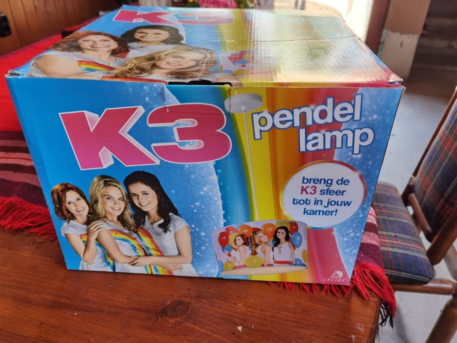 Детцка лампа. полилей висящ