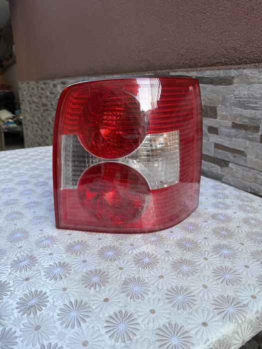 оригинален десен стоп за Passat комби B5,5