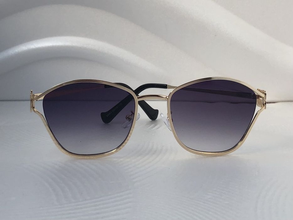 Модерни дамски слънчеви очила