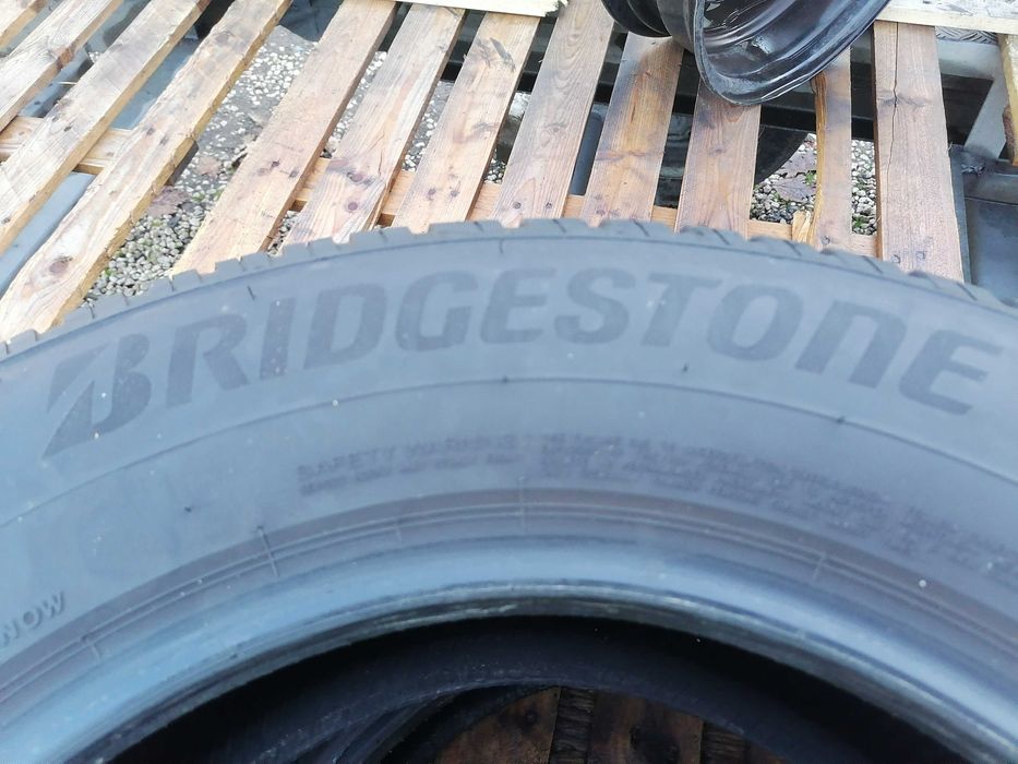 2 бр. Bridgestone 215/70R16 DOT 2622