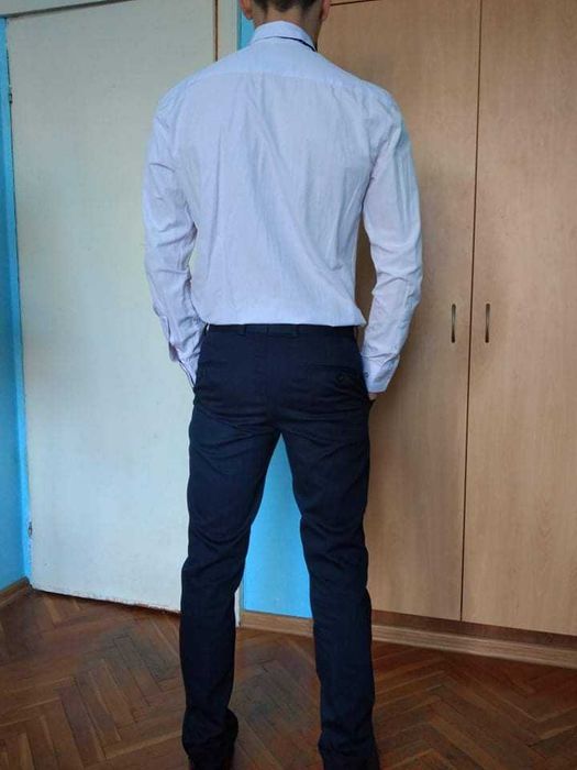 Официален костюм