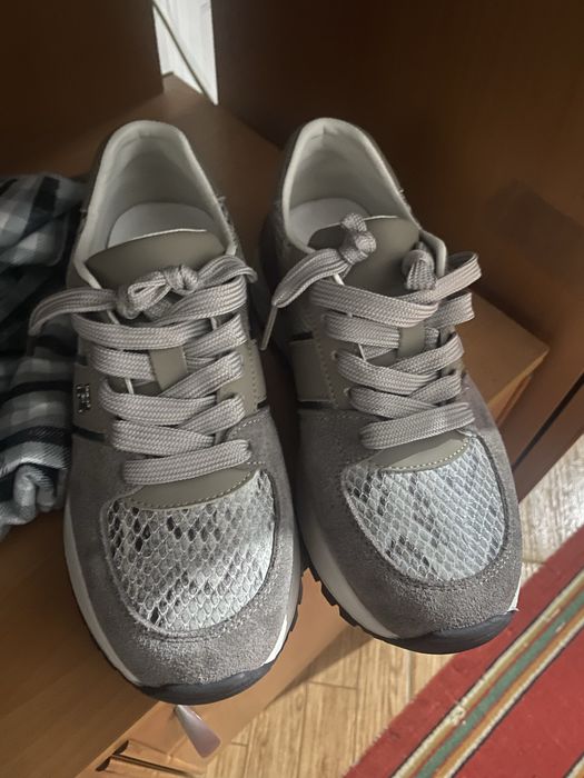 кроссовки женские