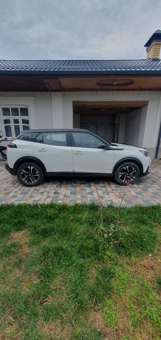 Продается электромобиль Пежо.