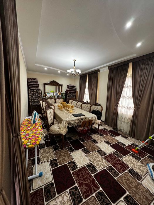 Nazarbek, Turkistonda uy sotiladi