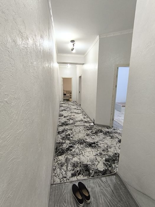 Продается квартира в самом центре Янгиюля (новостройка).