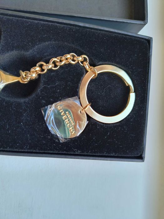 Ключодържател Givenchy със звезда