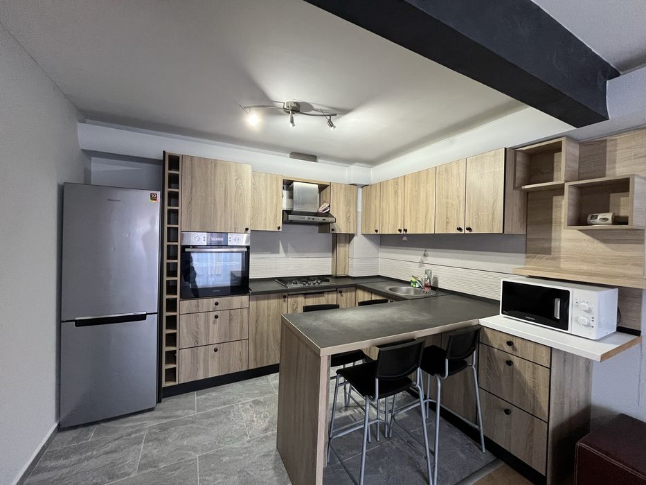 Inchiriez apartament cu 3 camere in Chiajna