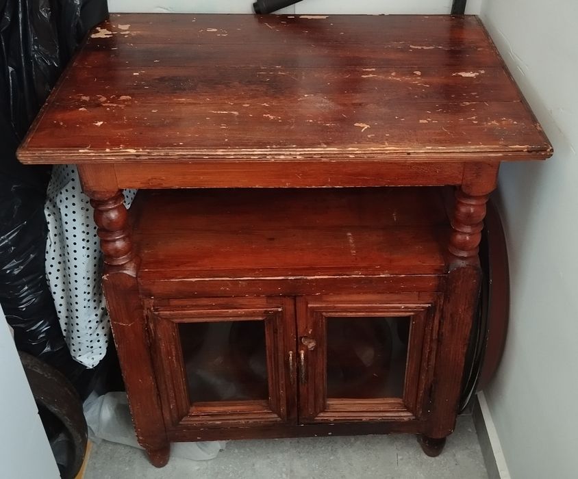 Продам тумбочку из дерево ручной работы