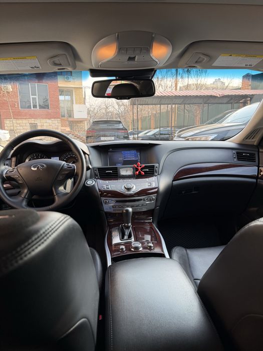 Срочно продается автомобиль INFINITI LUXURY Q70