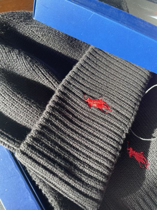 Мъжки подаръчен комплект в черно шал и шапка