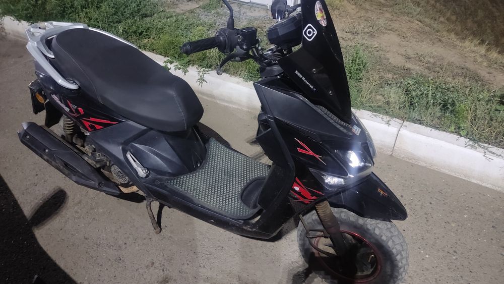 Продам или обмен скутер с документами.