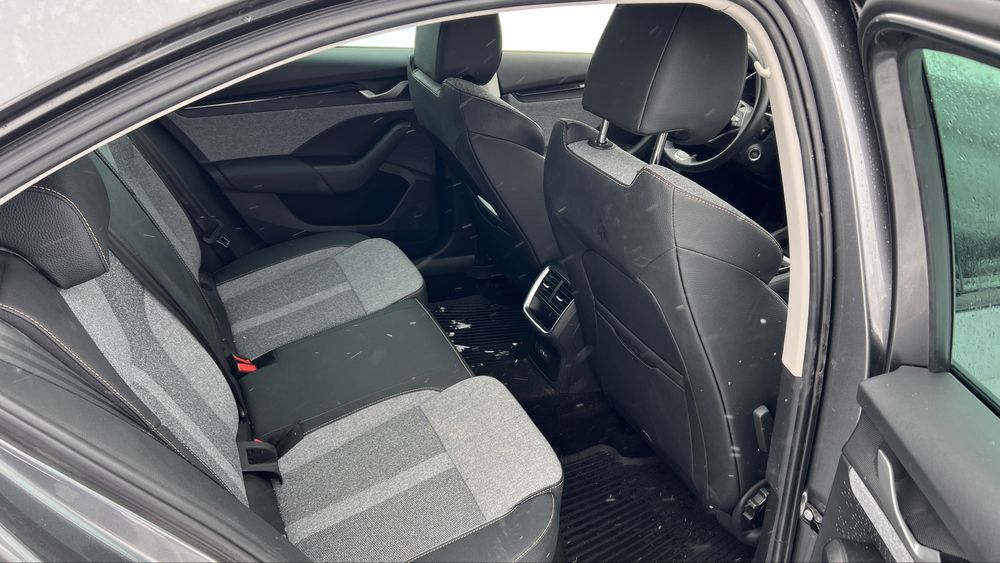 Skoda Octavia Selection Matrix 2.0 TDi an 2025- 15 000 km Avariat