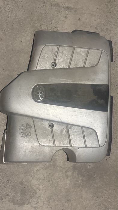 Продам крышку на двигатель 3uzfe