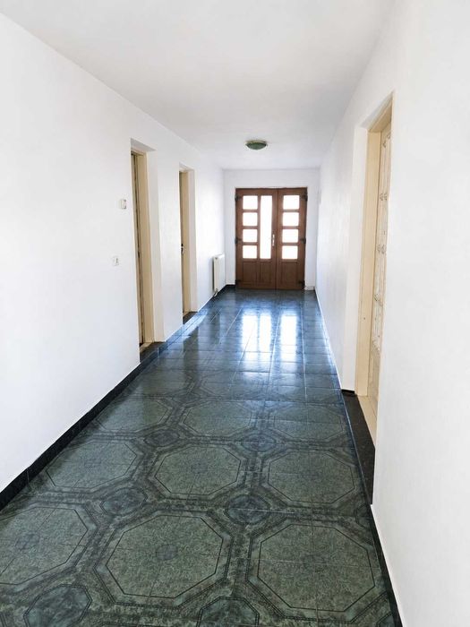 Vilă cu 5.000 mp de teren, livadă și deschidere spre natură  - Bărbătești
