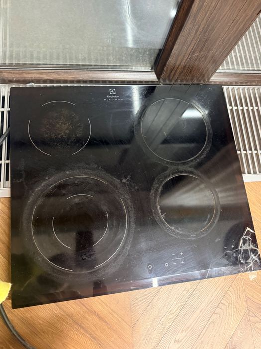 Продам плиту Electrolux