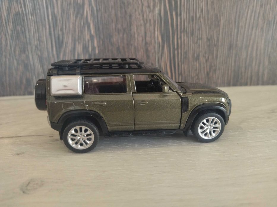 Метална количка Land Rover Defender 110 !!!