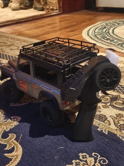 Машинка на пульте управление