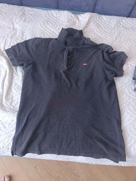 Продам поло Levi's