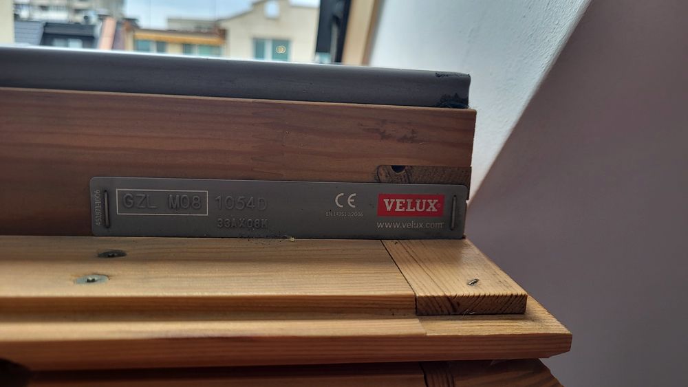 Затъмняваща вътрешна ролетна  щора Velux