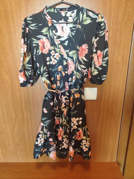 Дамска рокля на цветя