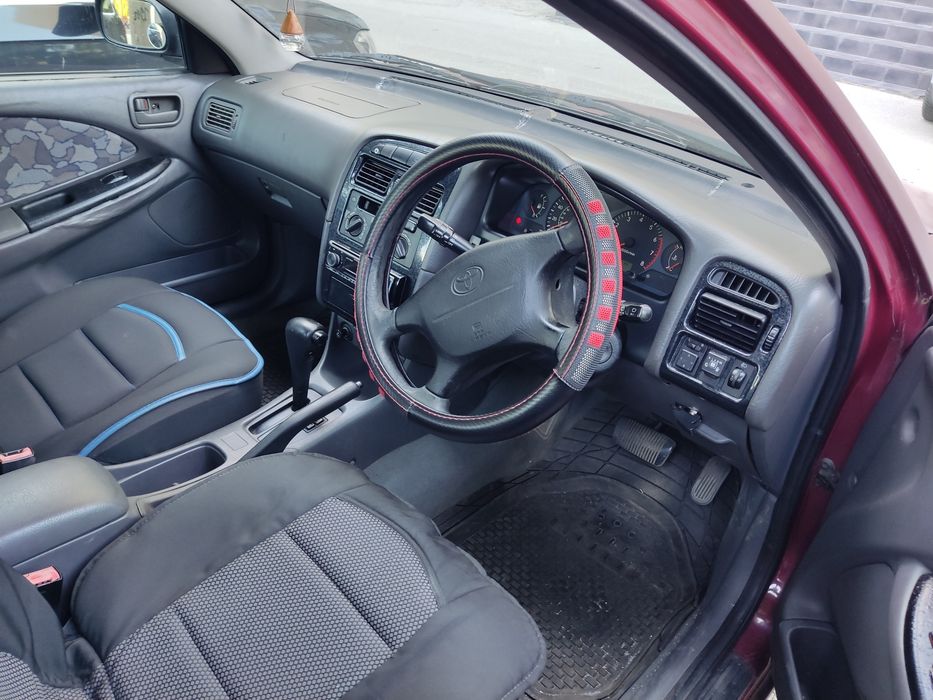 Тойота Авенсис 1.8