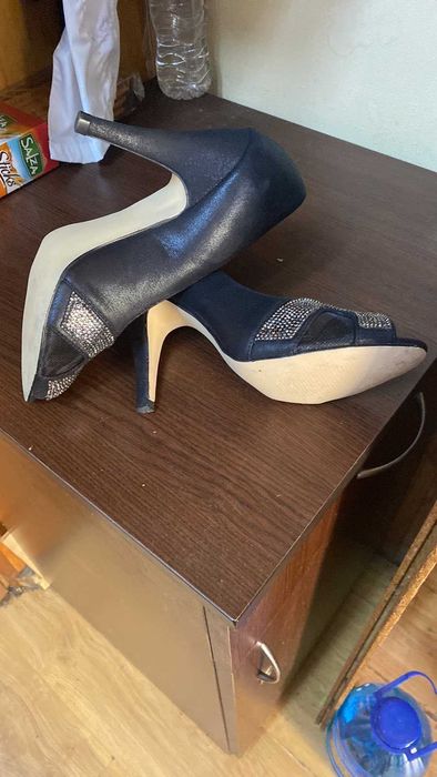 Черни елегантни обувки 38 номер