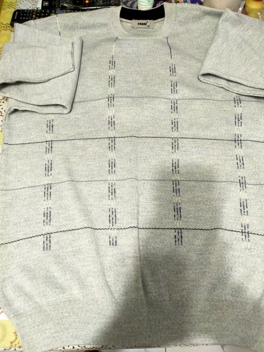 Продаётся пуловер