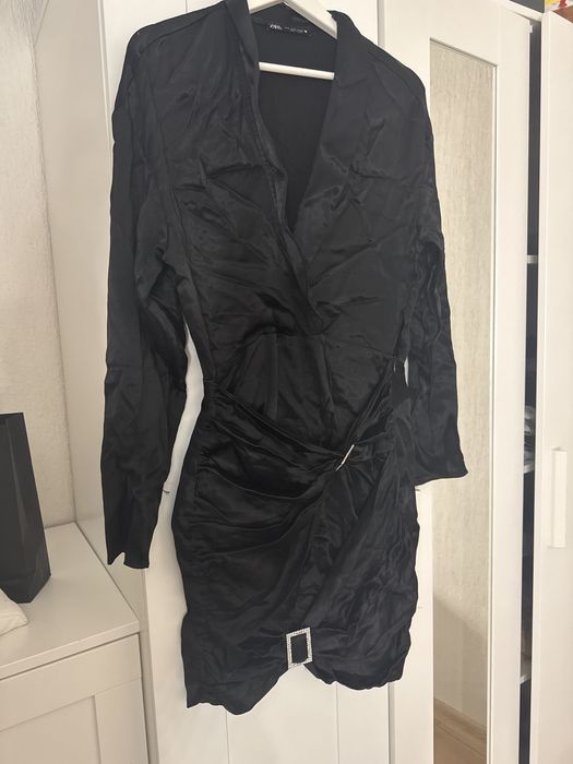 Черна рокля