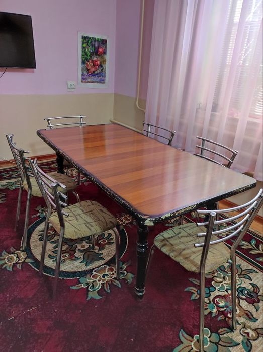 Кухонный стол с 8 стульчиками