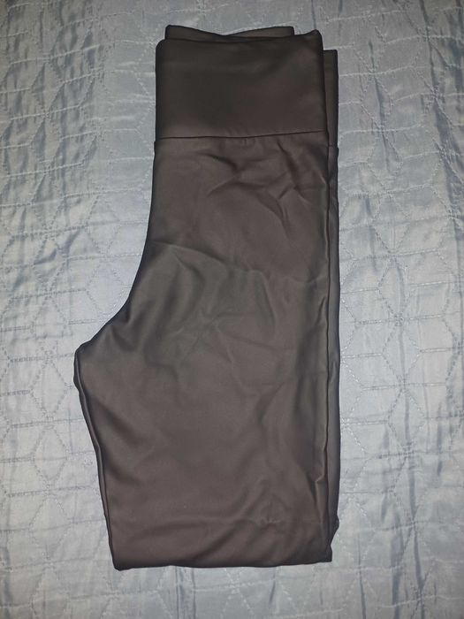 Матов кожен клин