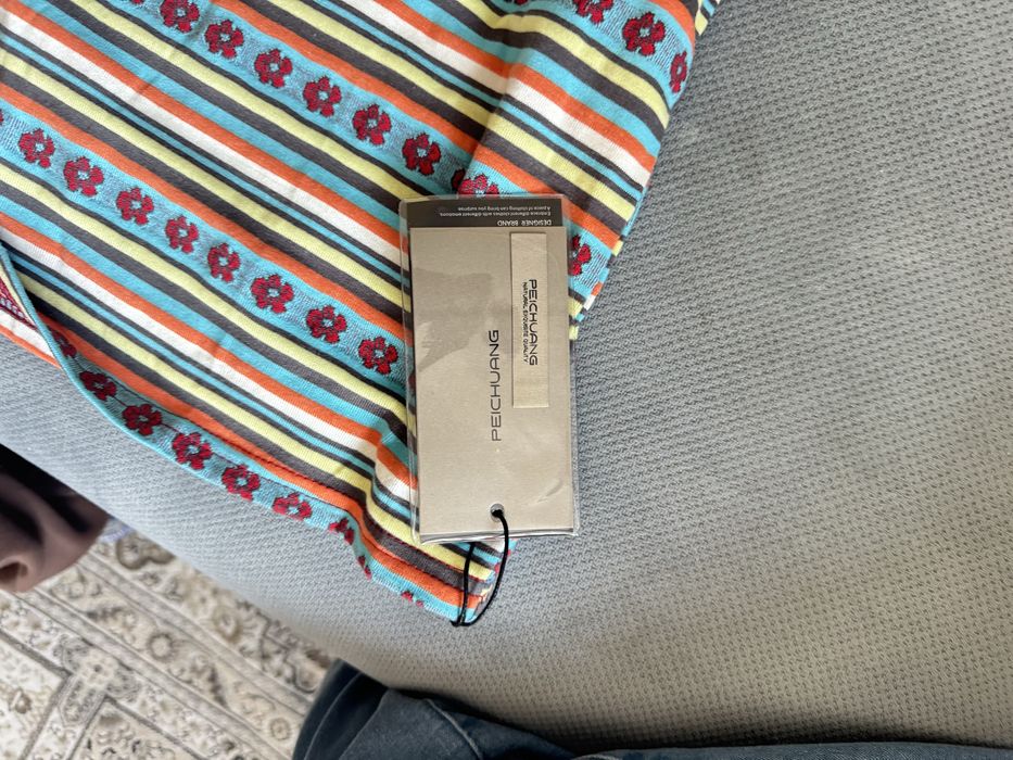 Футболка с этикеткой