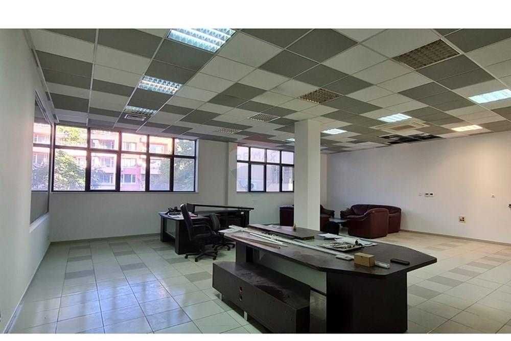 Продава се Офис в к.к. Пампорово - 242 кв.м за 1488 €/кв.м - Снимка #3