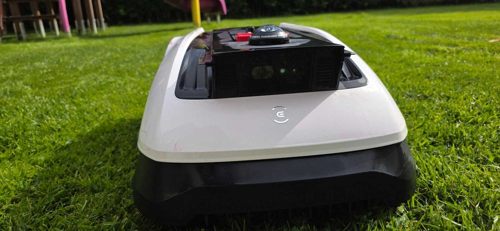 Ecovacs goat O500 panorama косачка робот