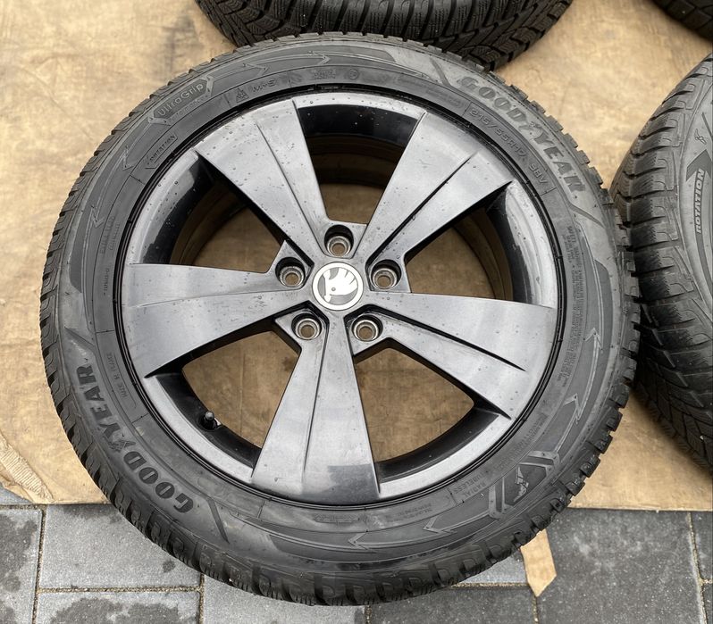 Roti iarna 17 Skoda Superb 215/55R17 Good Year DOT2022