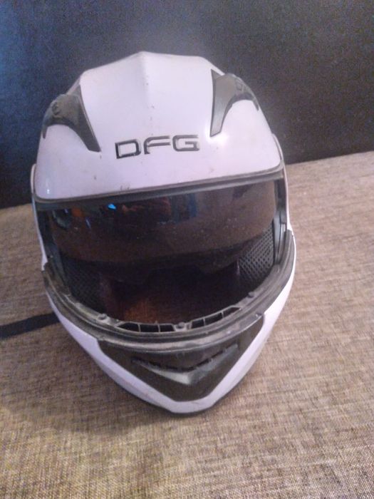 Продам 2 Шлема на скутер