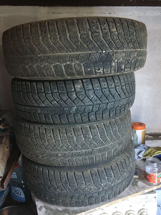 Продам зимние шины в комплекте