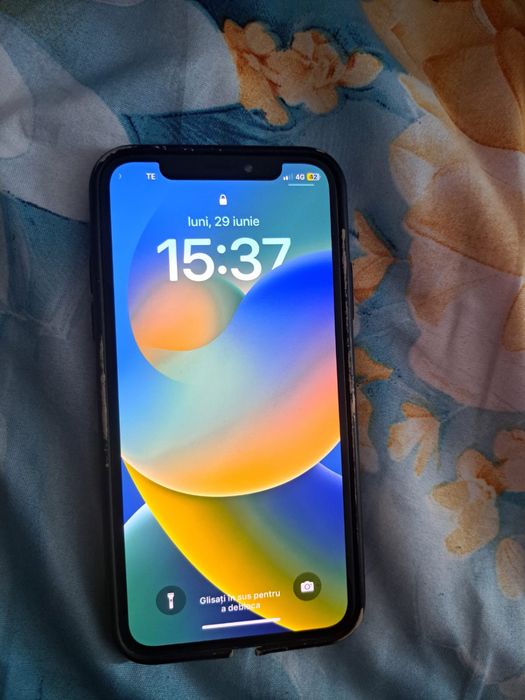 Vand iphone x mai multe deralii in privat