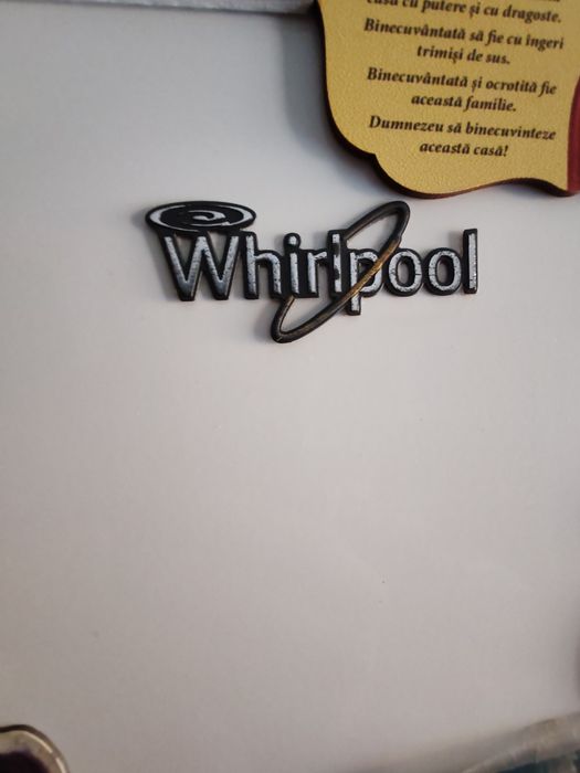Vând frigider whirlpool