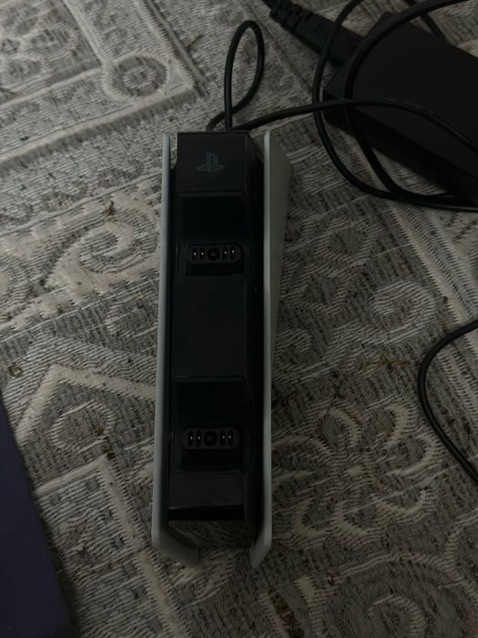 Срочно продам пс 5 в идиальном состоянии