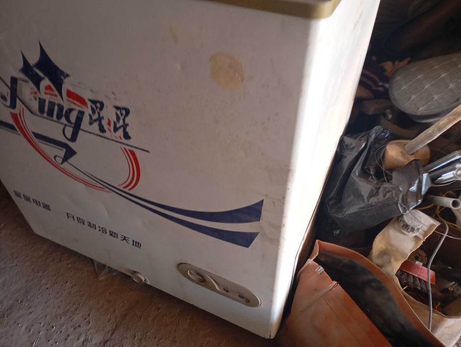 Морозильная камера б/у. Не работает.