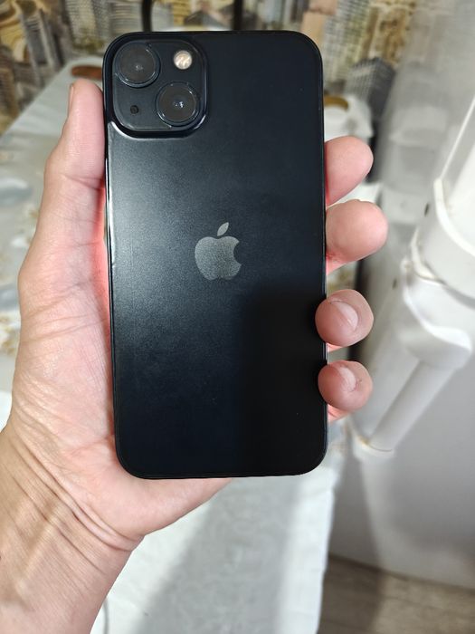Продам iPhone 13