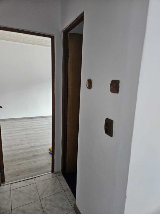Garsoniera renovata etajul 2 din 4 strada Rarau zona Renk