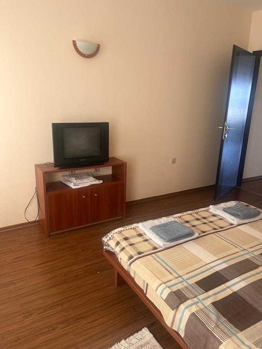 Дава се под наем Двустаен апартамент в Варна, Бриз - 85 кв.м за 400 € - Снимка #11