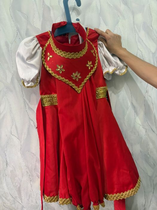 Руское платье...