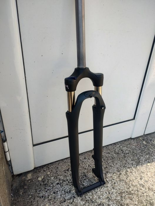Нови вилки "Suntour"и"Rock Shox"