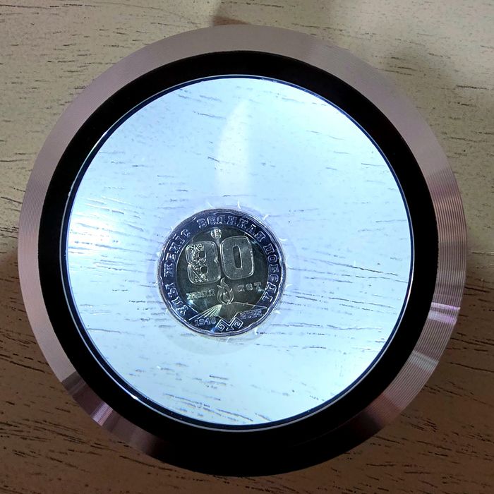 Настольная лупа с подсветкой