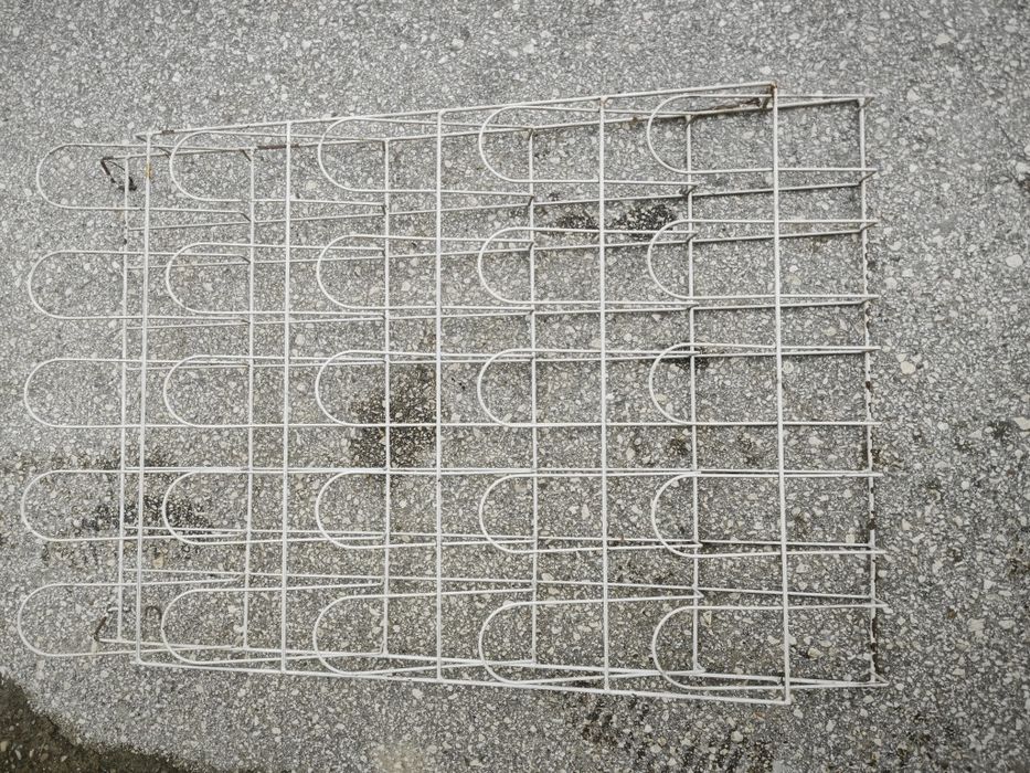 Стелажи за вестници и списания