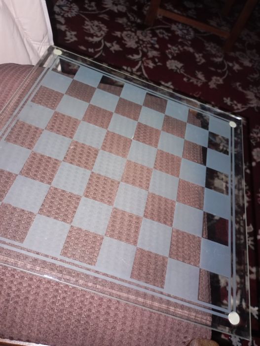 стеклянные шахматы