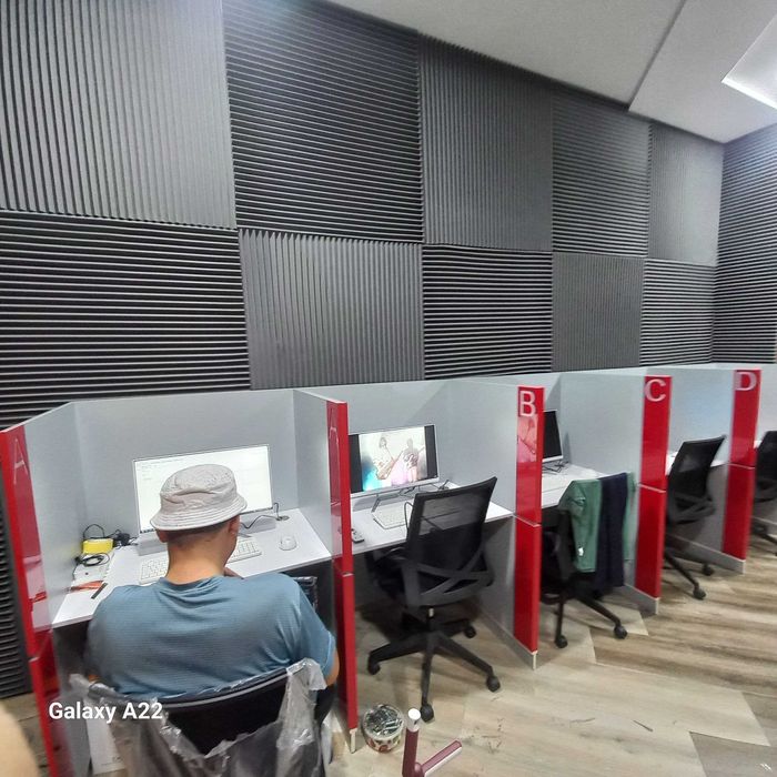 Акустик поролонларимиз, диффузорлар, акустик панелларимиз мавжуд,